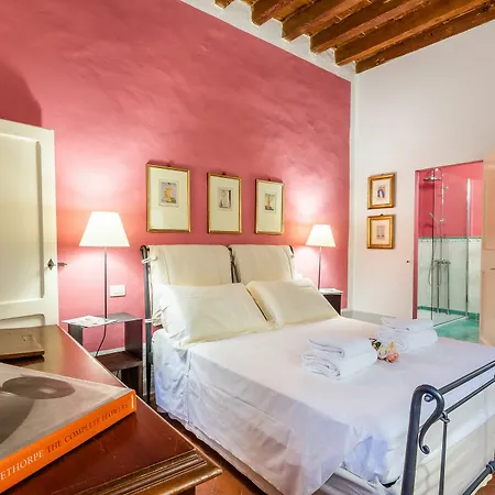 Santo Spirito Dream דירה *